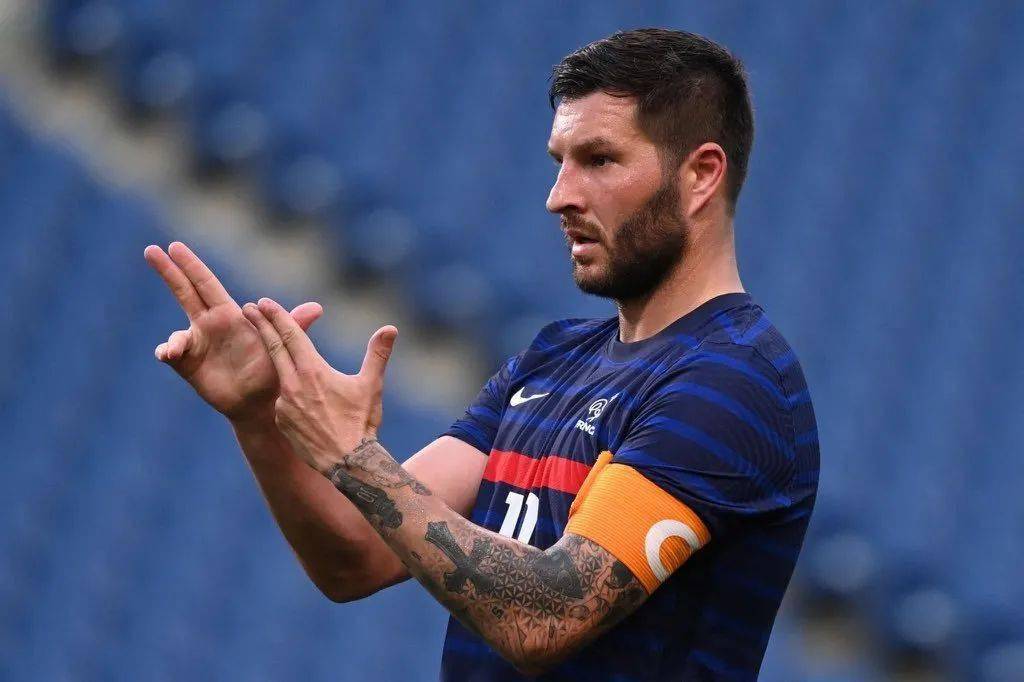 开云体育在线-法国队逆转丹麦队，黄鸭组合状态火热