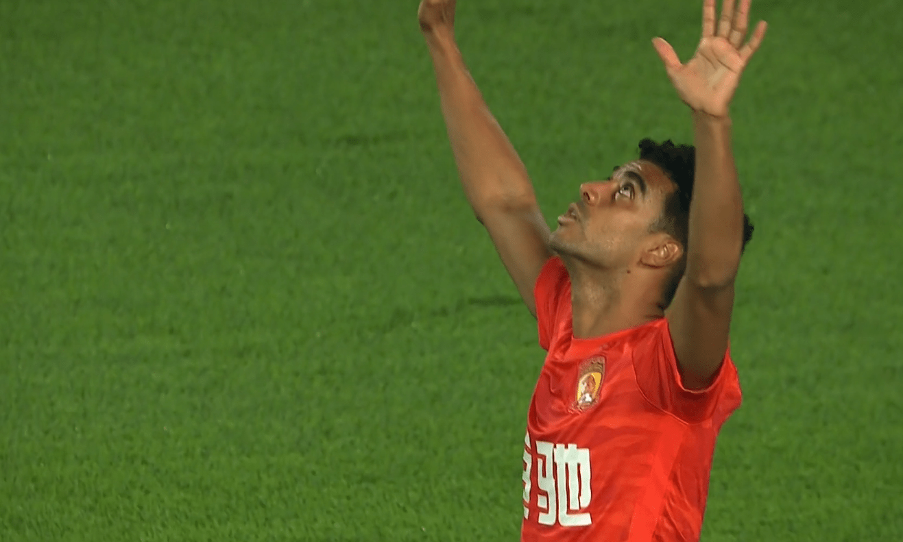 76人完胜广州队，范弗利特高光表现