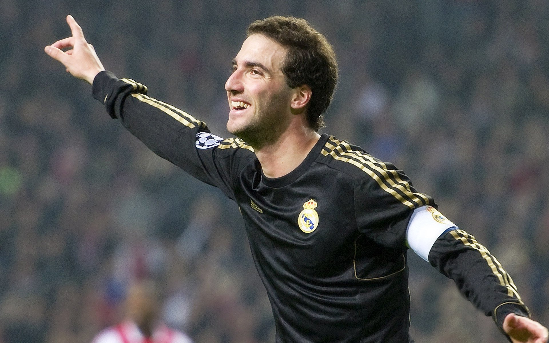 劳塔罗大场面先生，当巴拉圭正面击溃加纳，足球的叙事如何被重新定义？