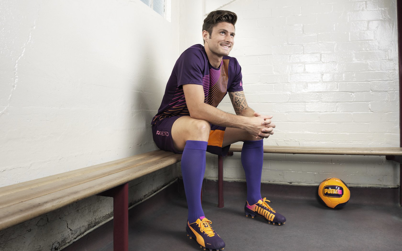 奥斯梅恩稳定输出不掉线，佛罗伦萨强压哥伦比亚，意甲赛场上的非洲风暴与南美困局